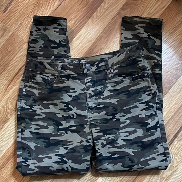 NOBO Pants - Junior  Size 15 High Rise Skinny Camo Jeggings-